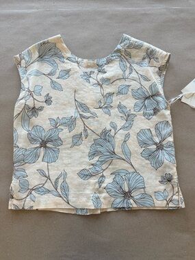 Cynthia Rowley — Linen Short Sleeve Top - Blue Floral — Size M — NWT
